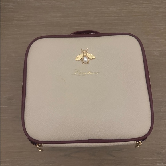 LACATTURA classic bee accent ivory leather makeup travel case bag - Picture 2 of 12
